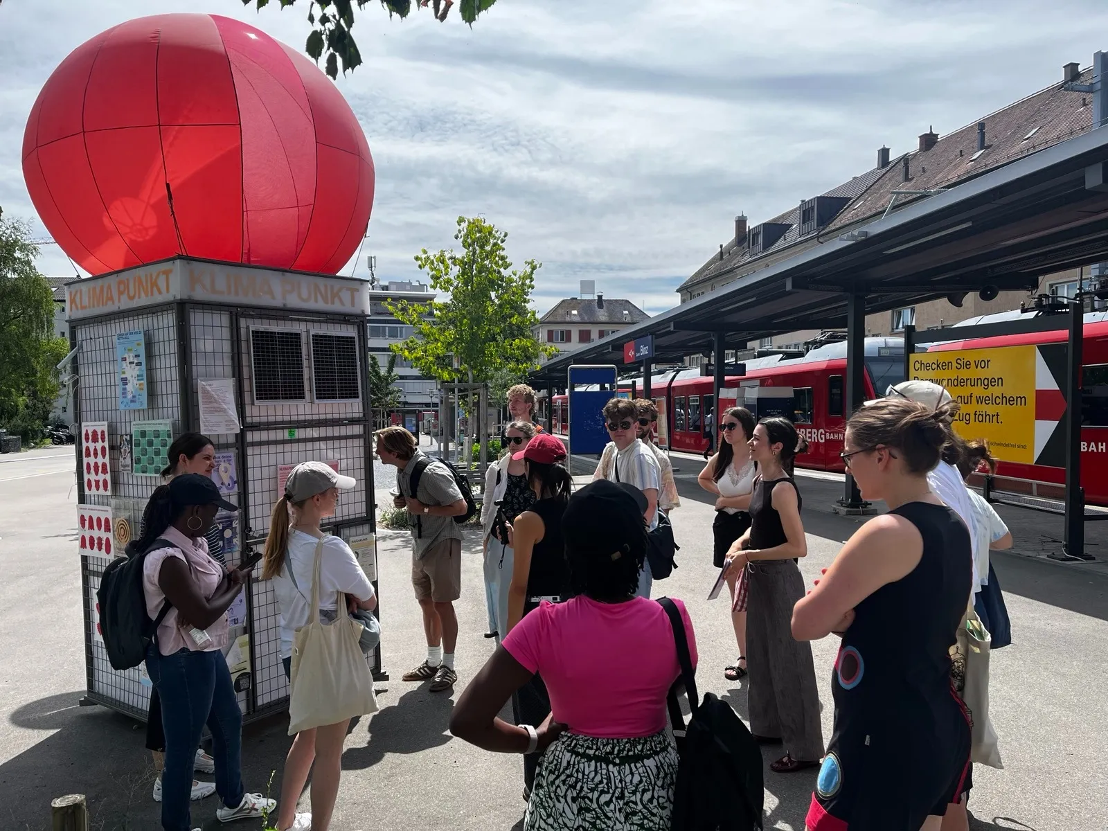 Fieldtrip to the Binz Station as part of the Netto Null Pilot Quartier Iniciative